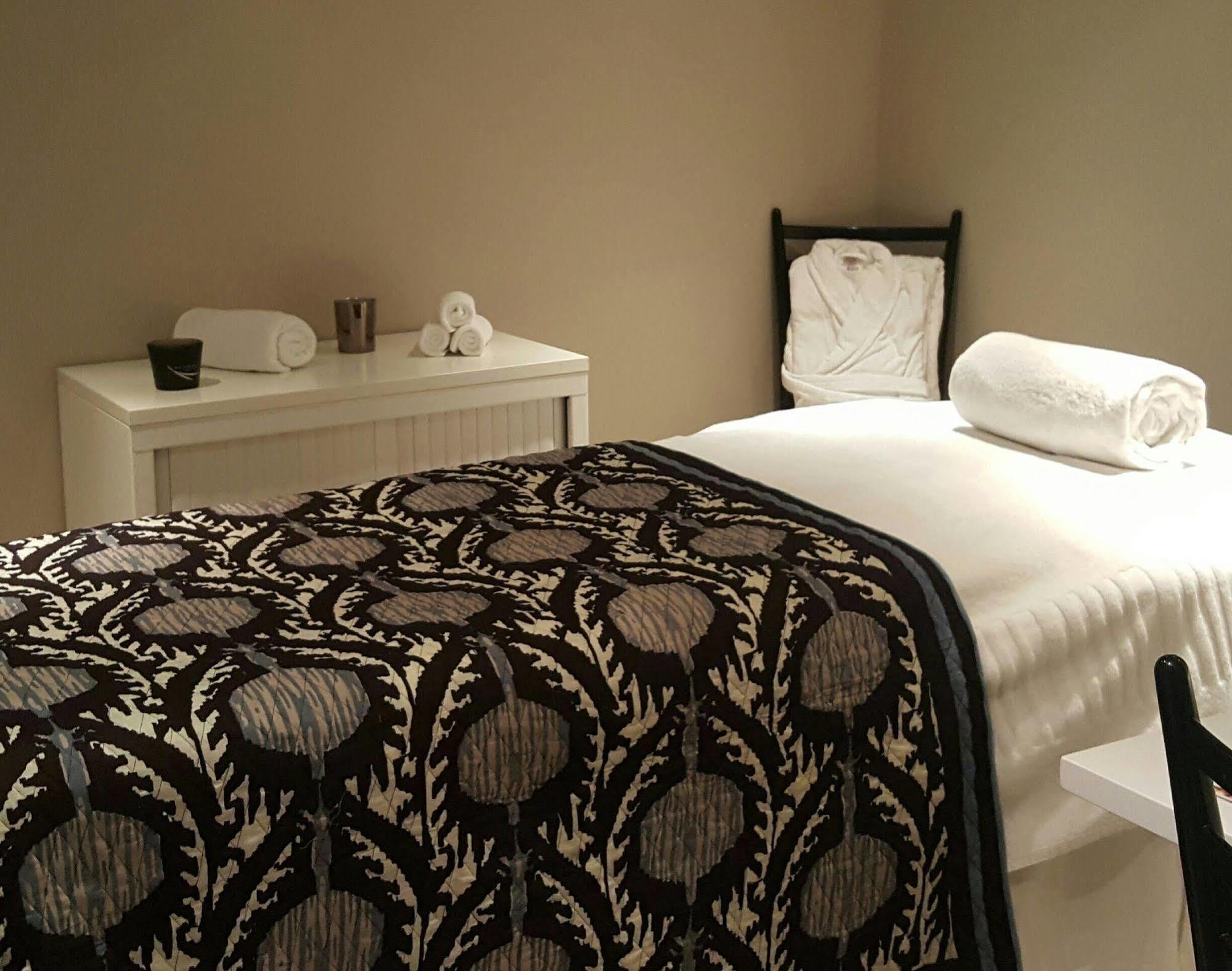 Hotel Le Marianne Paris Ngoại thất bức ảnh
